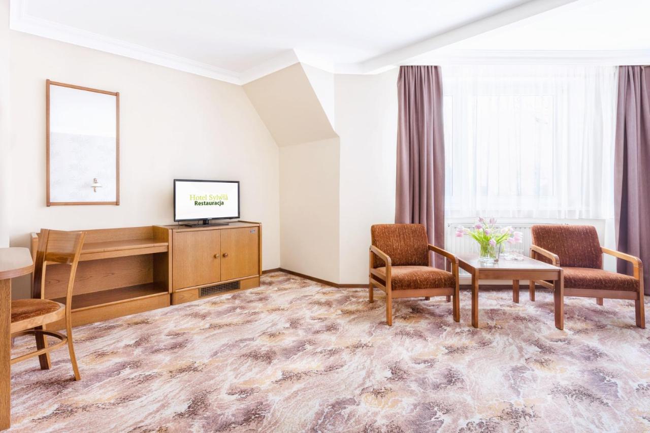 Hotel Sylwia Сосніцовіце Екстер'єр фото