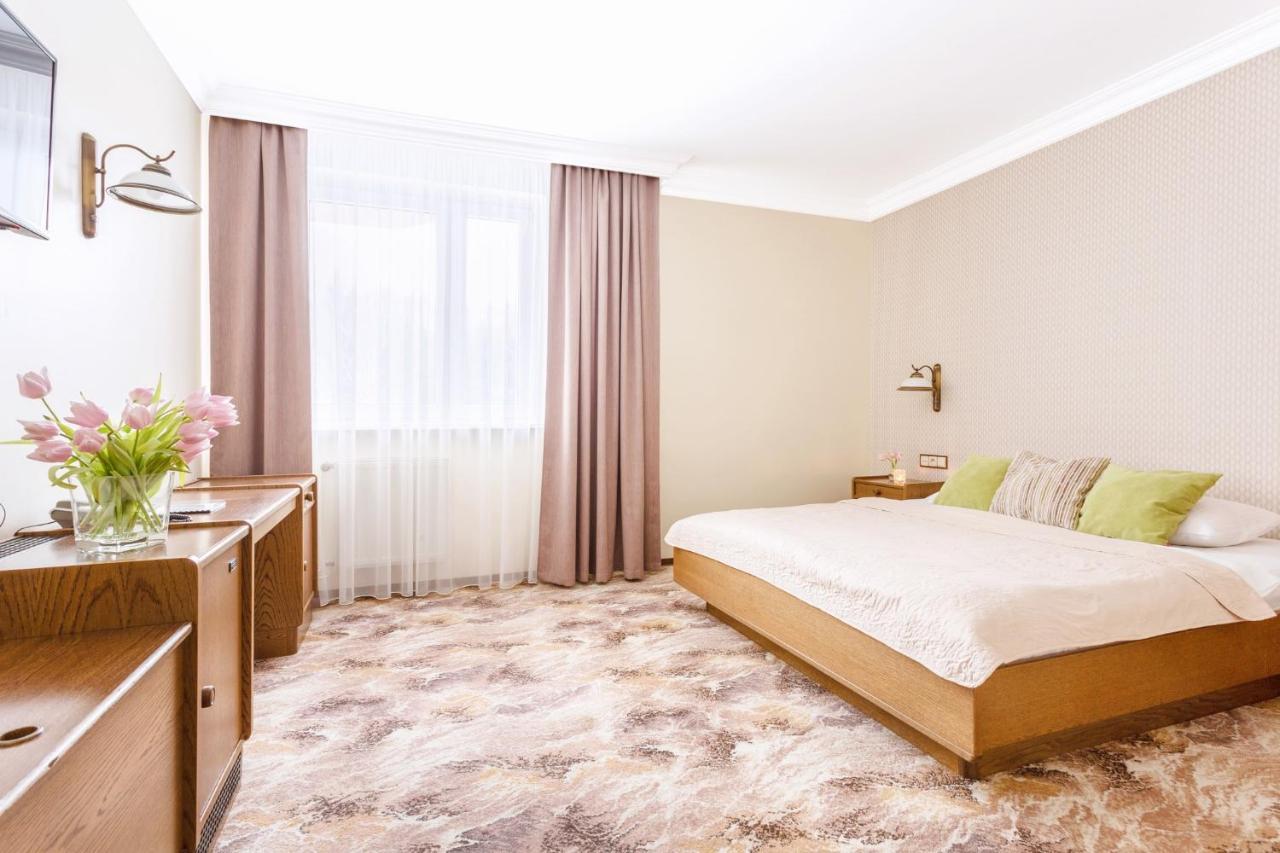 Hotel Sylwia Сосніцовіце Екстер'єр фото