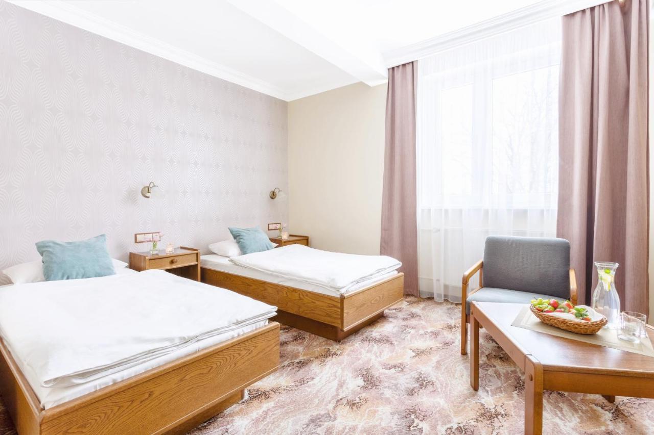 Hotel Sylwia Сосніцовіце Екстер'єр фото